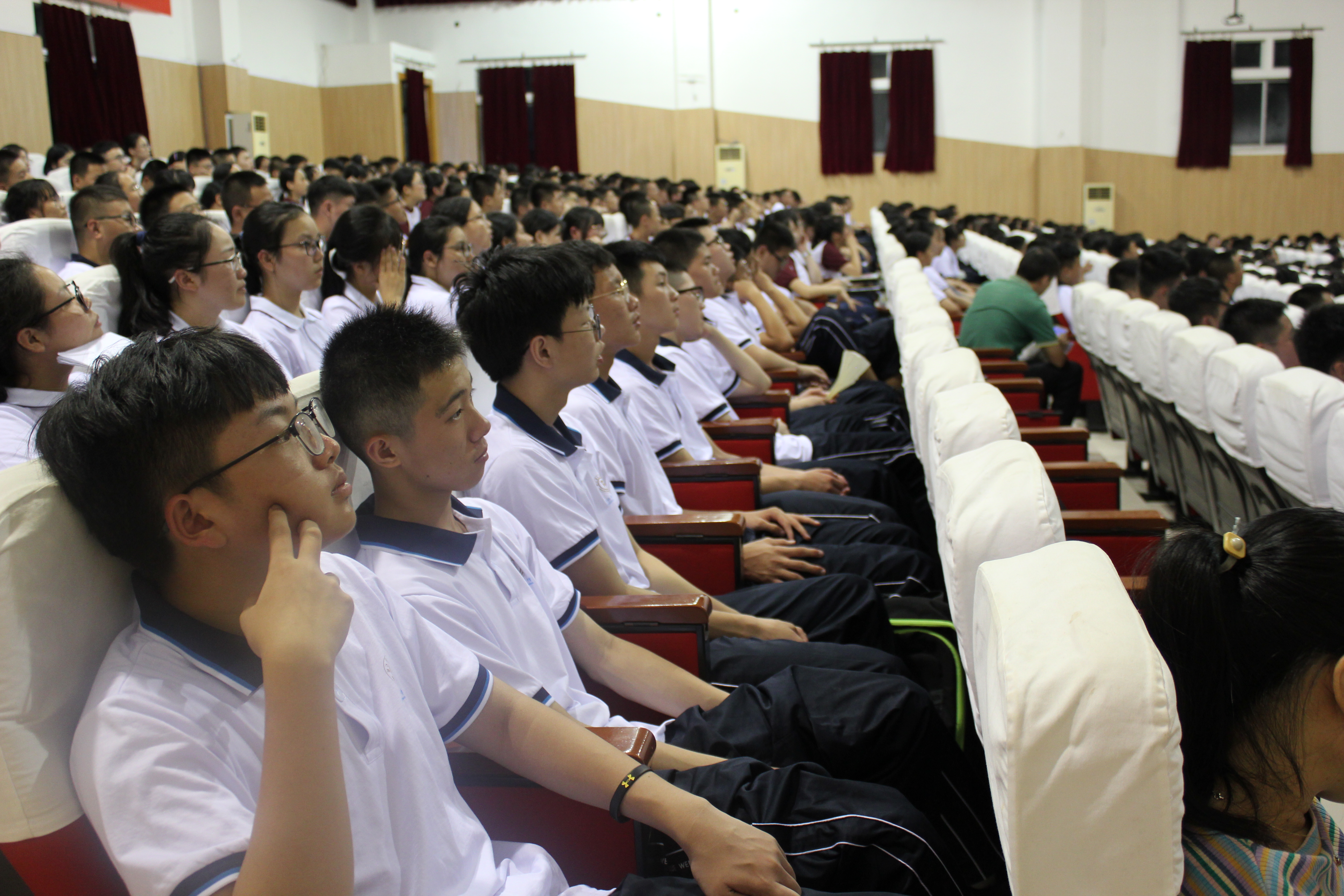 检察院送法进文成中学—— 这堂开学第一课"很实用!
